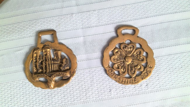 Yorkshire Rose & York Minster Brass Horse Medallions for sale on heinventures.ca