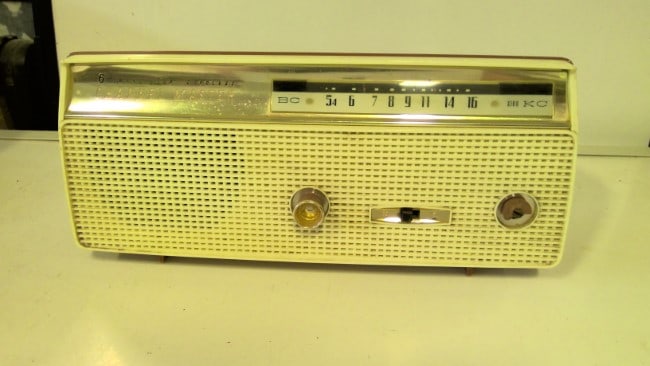 Vintage 1960 Channel Master 6 Transistor Cordless Radio for sale