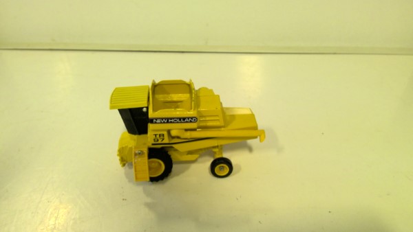 ERTL New Holland TR 97 Diecast 1:64 Scale for sale on heinventures.ca