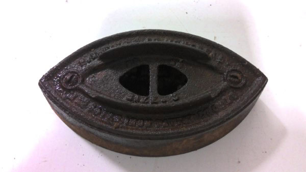 Antique HR Ives Co Montreal #3 Sad Iron for sale