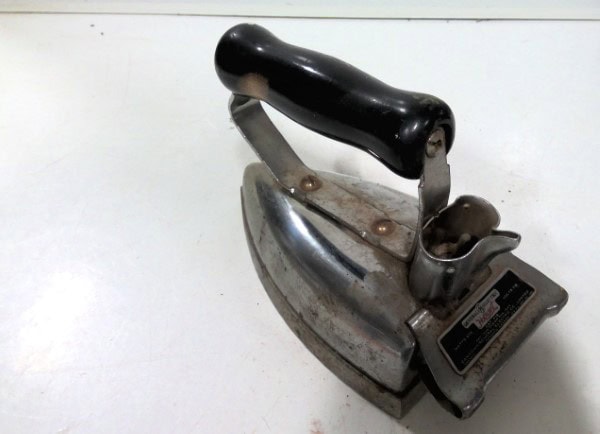 Vintage General Electric Hot Point Cat F18 Clothes Iron for sale