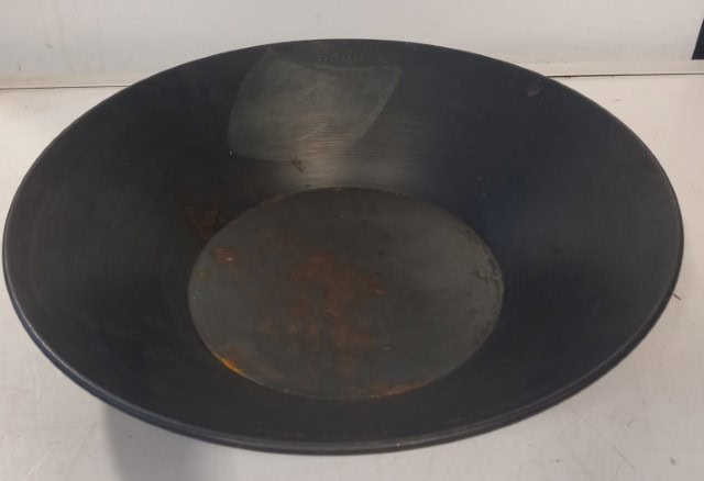 14" Klondike Gold Pan Barkville BC available on heinventures.ca