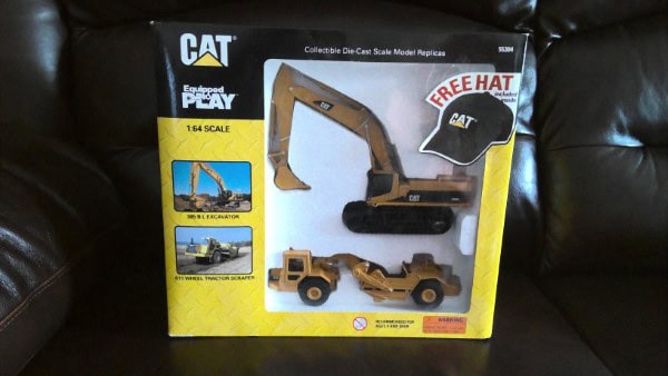 2004 Cat Norscot 1:64 Diecast 385BL Excavator and 611 Wheel Tractor Scraper for sale