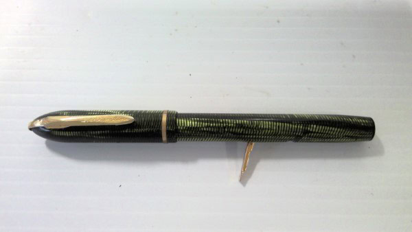 Vintage Eclipse Streamline Fountain Pen (Green) for sale