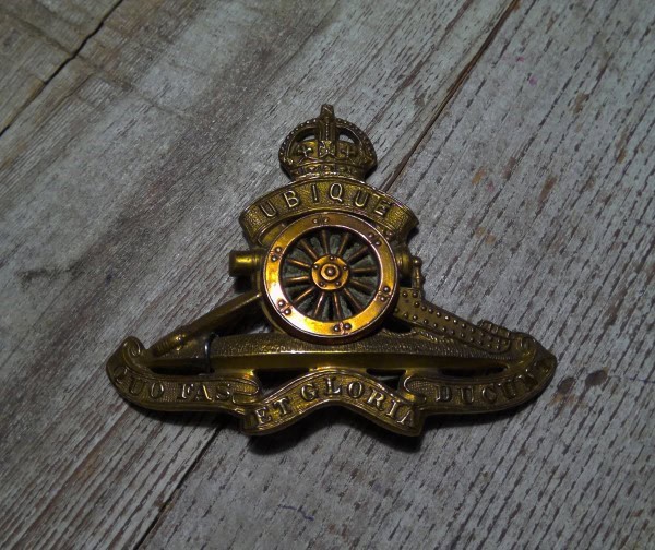 WW1 United Kingdom Royal Artillery Cap Badge (Spinning wheel) for sale