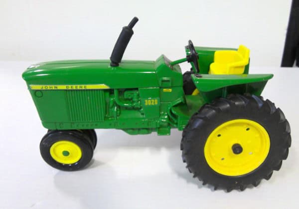 Ertl John Deere 3020 Tractor 1/16 Scale Diecast for sale