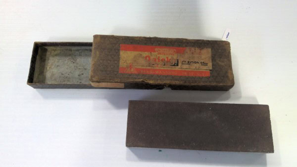 Vintage Norton Abrasives 1 Comb Oilstone Sharpening Stone in Original Box for sale