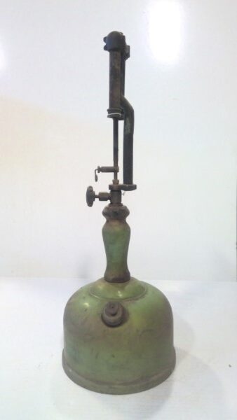 Vintage 1941 Coleman Model 168K Gas Table Lamp for sale