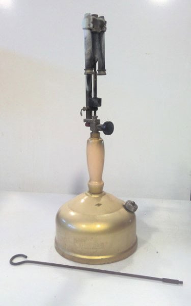 Vintage 1966 Coleman Model 159X Gas Table Lamp for sale