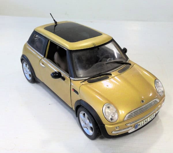 Maisto 1/18 Scale Mini Cooper Diecast Car for sale