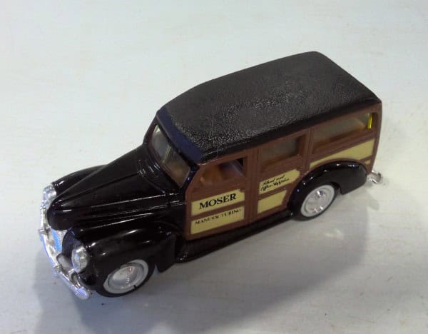 Ford Woody Station Wagon 1940 Brown/Black/Beige - ERTL 1:43 Diecast for sale