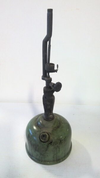 Vintage 1946 Coleman Model 168K Gas Table Lamp for sale