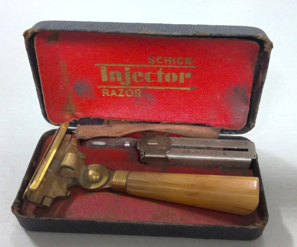 Vintage 1937 Schick Injector Razor in Cary Case. for sale