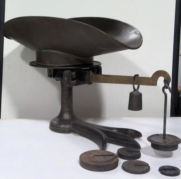 Antique Buffalo Scale Works claw toed Mercantile Scale for sale