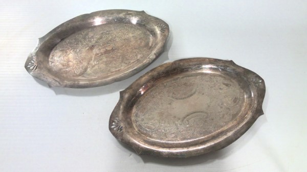 Pair of Matching Vintage Silverplate Serving Platers (10" Long) for sale