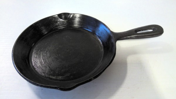 Vintage Cast Iron Taiwan Skillet / Frying Pan for sale