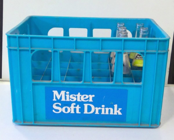 Vintage Mister Soft Drinks Crate with 5 Bottles for sale